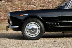 Bild 25/50 von Alfa Romeo 2000 Spider (1961)