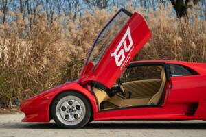 Image 29/50 of Lamborghini Diablo VT (1993)