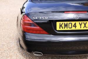 Image 13/50 de Mercedes-Benz SL 350 (2004)