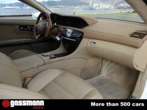 Imagen 12/15 de Mercedes-Benz CL 63 AMG (2007)