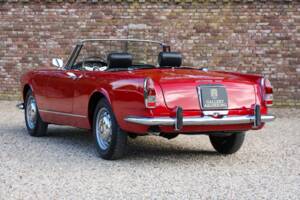 Image 2/50 of Alfa Romeo 2600 Spider (1962)
