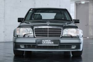 Bild 10/50 von Mercedes-Benz 500 E (1993)