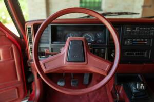 Image 36/50 de Jeep Cherokee 2.8L V6 (1985)
