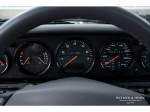 Image 15/26 of Porsche 911 Carrera (1997)