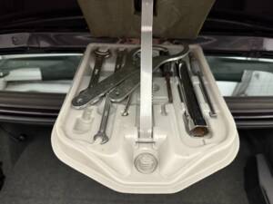 Bild 18/18 von BMW 325i (1986)