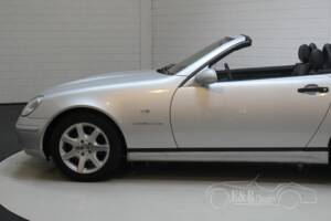 Image 6/8 de Mercedes-Benz SLK 230 Kompressor (1999)
