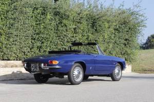 Image 2/27 of Alfa Romeo 1600 Spider Duetto (1966)