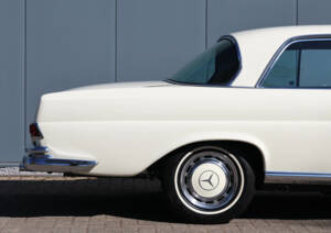 Image 7/45 of Mercedes-Benz 280 SE (1968)