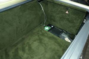 Imagen 36/50 de Mercedes-Benz 380 SL (1984)