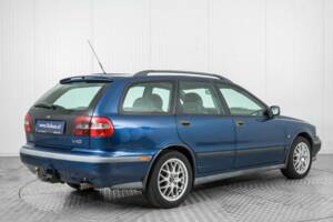 Image 2/29 of Volvo V40 2.0 16V (1999)