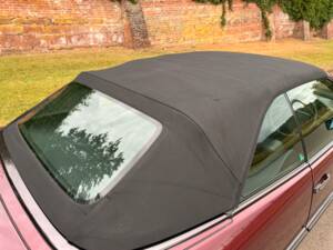 Image 10/32 of Mercedes-Benz E 220 (1996)