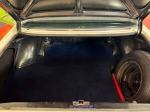 Image 14/46 of Mercedes-Benz 220 D (1972)