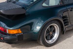 Image 20/52 of Porsche 911 Carrera 3.2 (1989)
