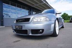 Image 18/52 of Audi RS4 Avant (2001)