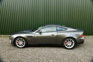 Bild 10/15 von Aston Martin V12 Vanquish (2004)