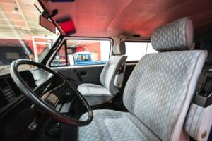 Bild 8/17 von Volkswagen T3 Kombi 1.9 (1989)