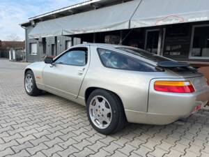 Image 3/17 de Porsche 928 GT (1989)