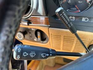 Image 23/50 of Mercedes-Benz 380 SL (1983)