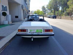 Bild 21/50 von Alfa Romeo Spider 1600 Junior (1975)