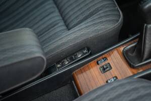 Imagen 38/72 de Mercedes-Benz 250 TD (1991)