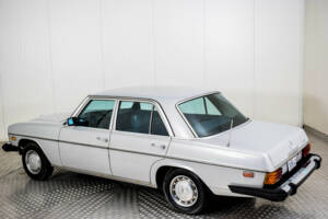Afbeelding 34/50 van Mercedes-Benz 240 D (1976)