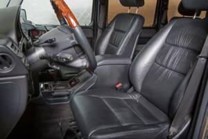 Image 13/20 of Mercedes-Benz G 500 (LWB) (2004)