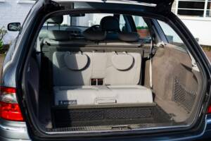 Immagine 23/25 di Mercedes-Benz E 280 CDI T (2009)