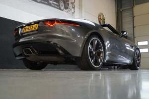 Bild 35/50 von Jaguar F-Type (2019)