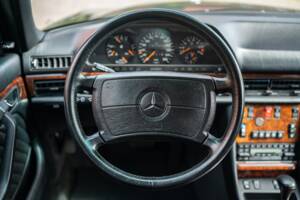 Image 28/91 of Mercedes-Benz 560 SEL (1990)