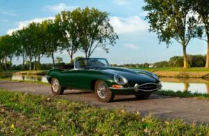 Image 1/10 of Jaguar E-Type 4.2 (1966)