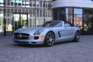 Image 4/75 of Mercedes-Benz SLS AMG Roadster (2012)