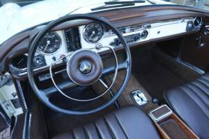 Image 49/50 of Mercedes-Benz 250 SL (1967)