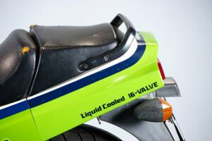 Image 19/36 of Kawasaki GPZ 600 R (1985)