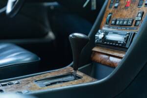 Bild 32/50 von Mercedes-Benz 380 SEC (1982)