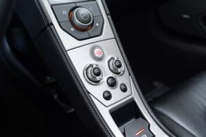 Bild 20/33 von McLaren 12C Spider (2013)