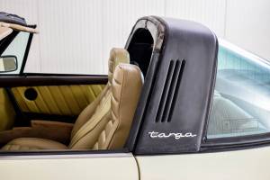 Image 14/50 of Porsche 911 SC 3.0 (1982)
