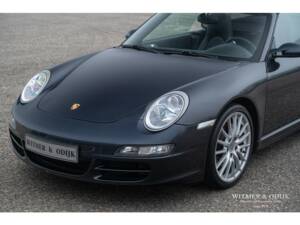 Bild 23/32 von Porsche 911 Carrera 4 (2006)
