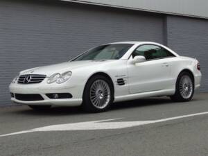 Image 4/97 de Mercedes-Benz SL 55 AMG (2003)