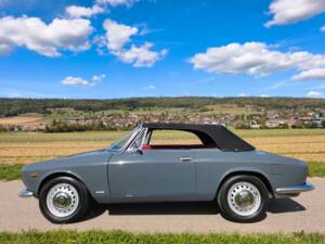 Image 4/28 of Alfa Romeo Giulia 1600 GTC (1966)