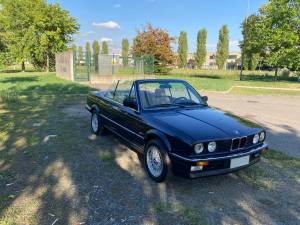 Image 3/23 of BMW 320i (1989)