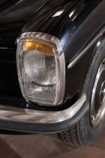 Image 46/64 of Mercedes-Benz 230/6 LWB (1976)