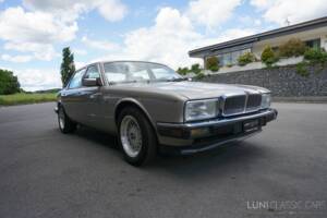 Image 12/61 de Jaguar Sovereign 3.6 (1987)