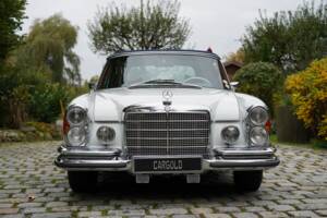 Image 9/15 of Mercedes-Benz 280 SE 3,5 (1971)