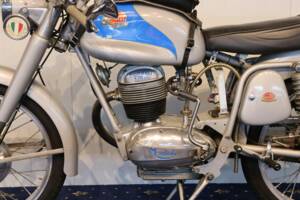 Bild 25/31 von Mondial 175 Turismo Veloce (1959)