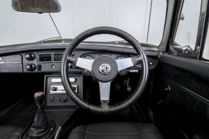Immagine 14/50 di MG MGB (1976)