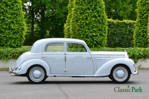 Image 5/50 of Mercedes-Benz 220 (1952)