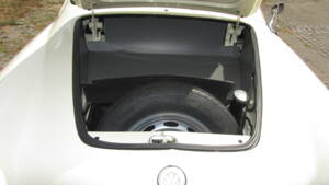 Immagine 12/45 di Volkswagen Karmann Ghia 1300 (1965)