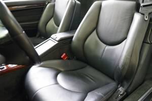 Image 27/33 of Mercedes-Benz SL 500 (2001)
