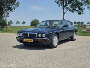 Bild 12/41 von Jaguar XJ 8 Executive (1997)