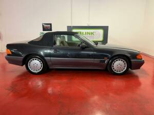 Image 7/48 of Mercedes-Benz 300 SL-24 (1992)